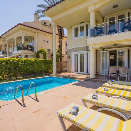 Sunset Club Aqualettings Pearl 7