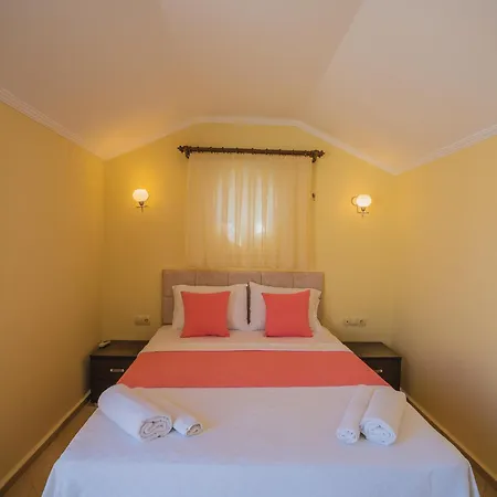 Sunset Club Aqualettings Pearl 7 ヴィラ フェティエ